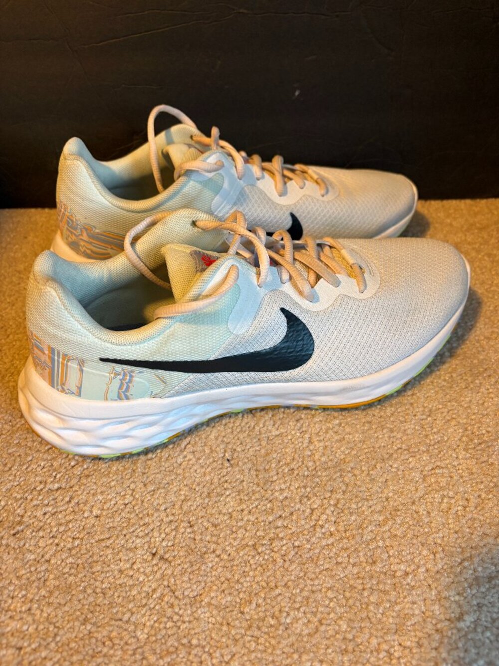 Nike Revolution 6 Premium Women's Running Shoes size 11 White Black DO9475-100